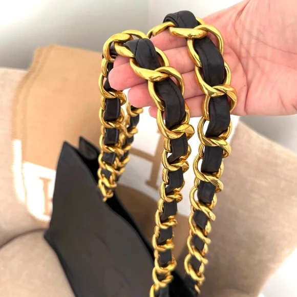 Authentic CHANEL black leather tote bag large gold GG chain straps - Picture 16 of 16